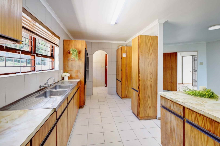 To Let 3 Bedroom Property for Rent in Loevenstein Western Cape